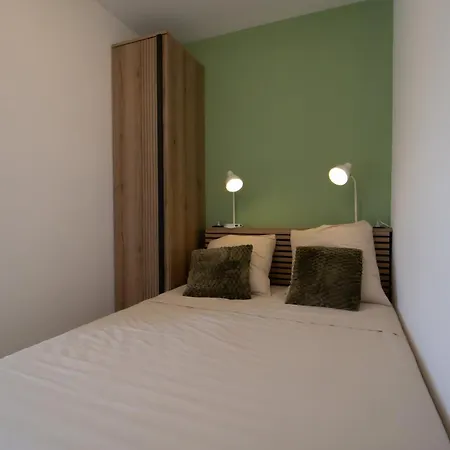 With Sea View 2 Minutes From - Apartamento