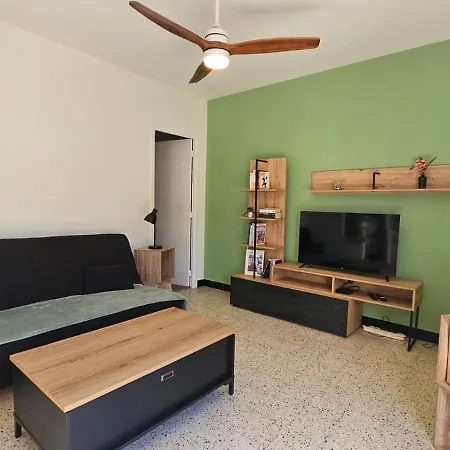 With Sea View 2 Minutes From - Appartement *