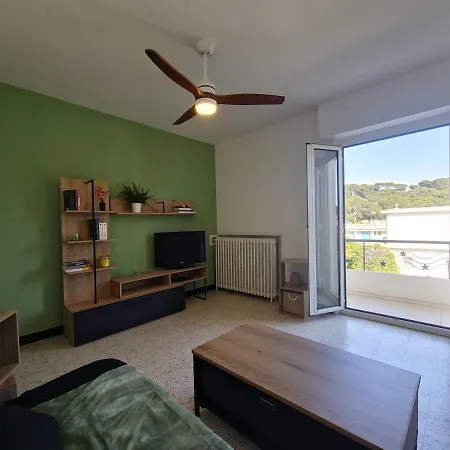 With Sea View 2 Minutes From - Appartement *
