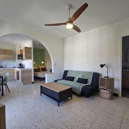 With Sea View 2 Minutes From - Appartement *